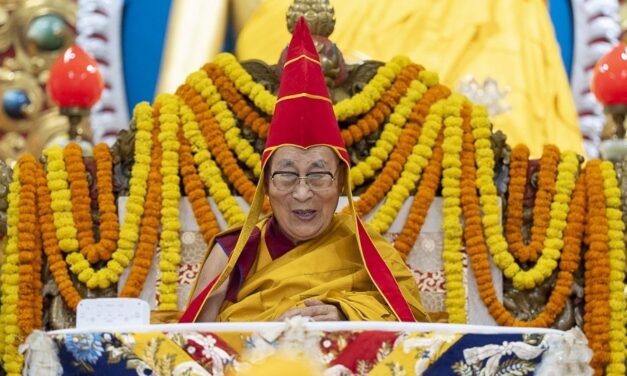 Ceremonia de Ofrenda de Larga Vida en el Templo Tibetano Principal en Dharamsala